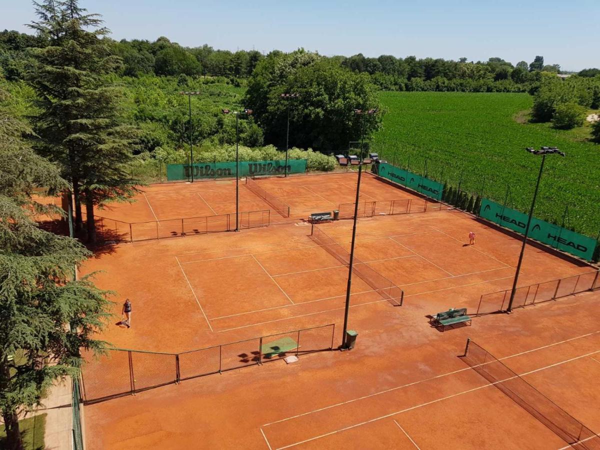 Roomsapartments Popcourt Pancsova Kültér fotó