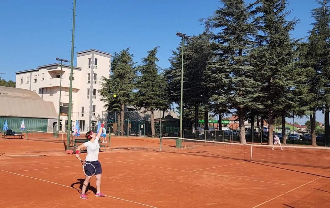 Roomsapartments Popcourt Pancsova Kültér fotó