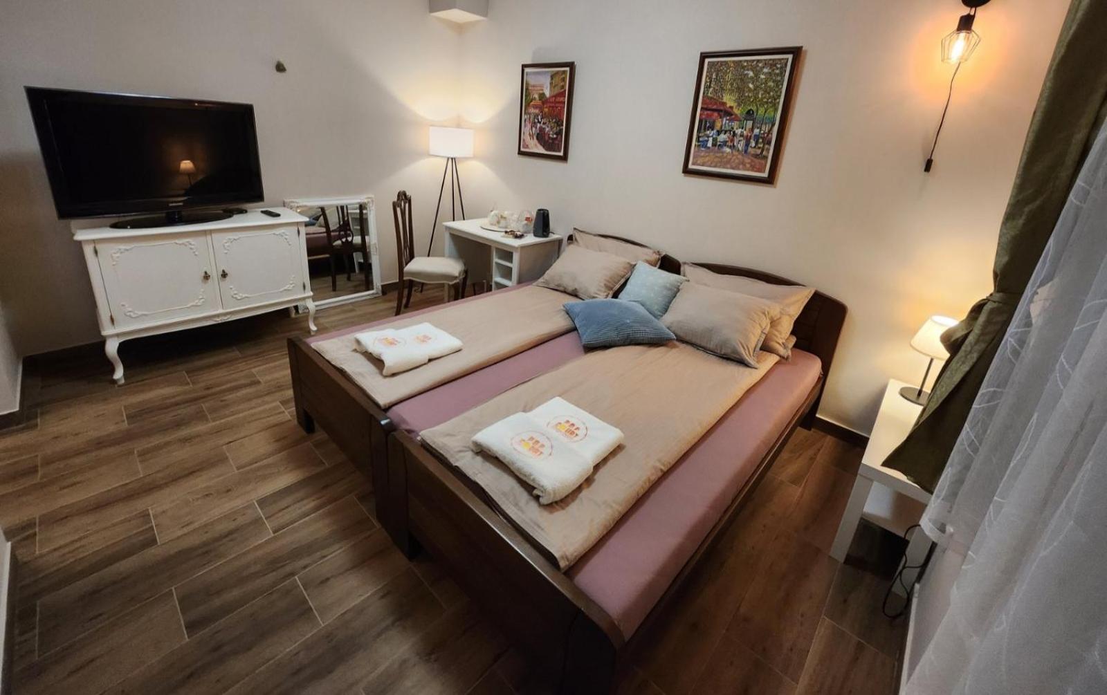 Roomsapartments Popcourt Pancsova Kültér fotó