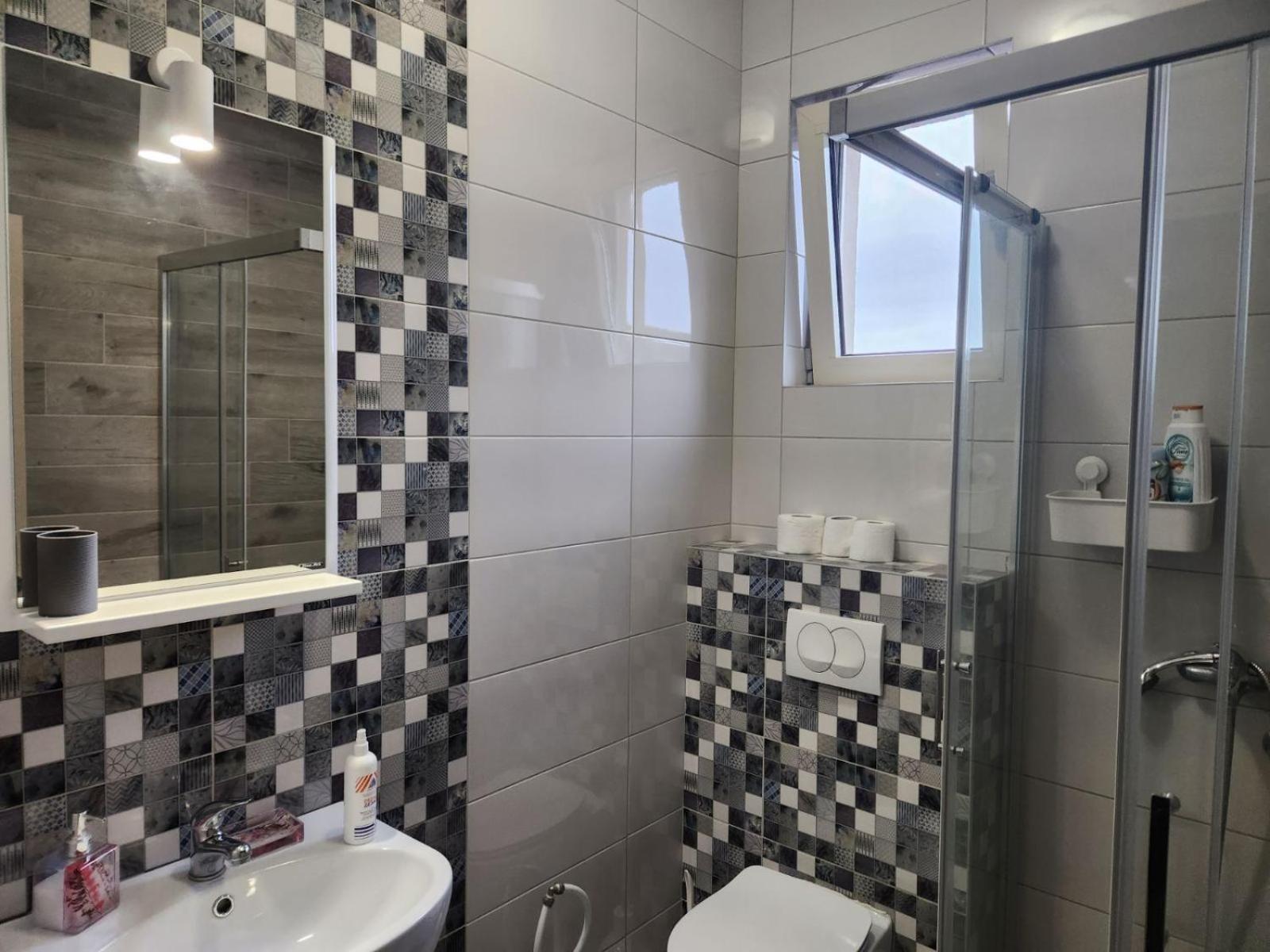 Roomsapartments Popcourt Pancsova Kültér fotó